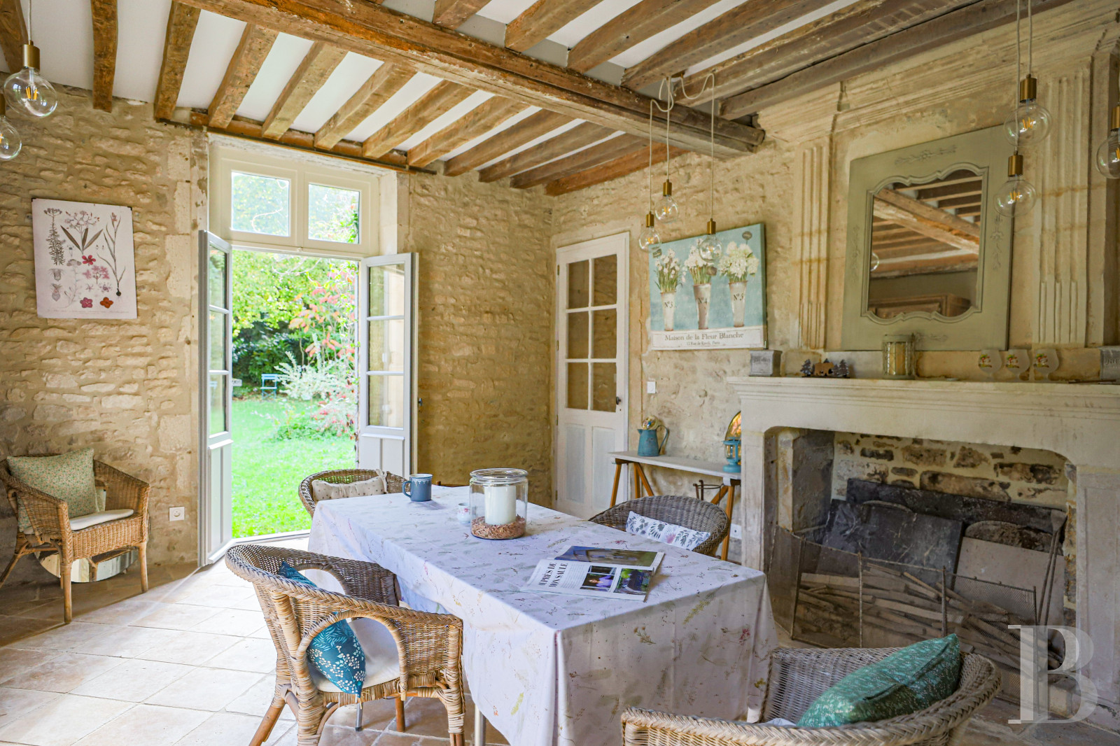 En Normandie, à Falaise, une maison des 17e et 18e siècles au cœur d’un quartier historique - photo  n°42